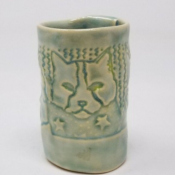 Hand Made Stoneware Pottery Cup With Cats Hearts & Paw Prints Signed by KH - Picture 3 of 10